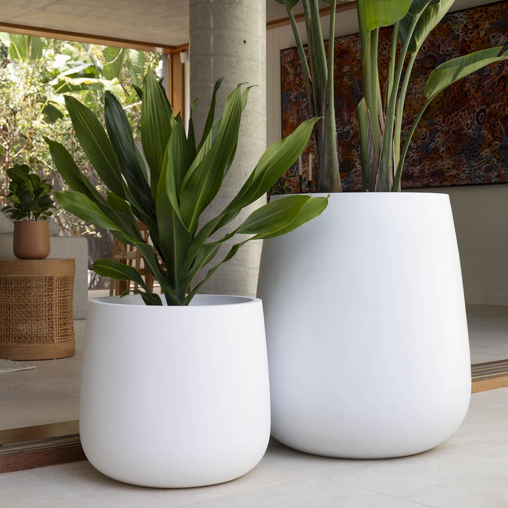 NEW Lightweight Indoor Bung Tub Planter Pot in Matt White