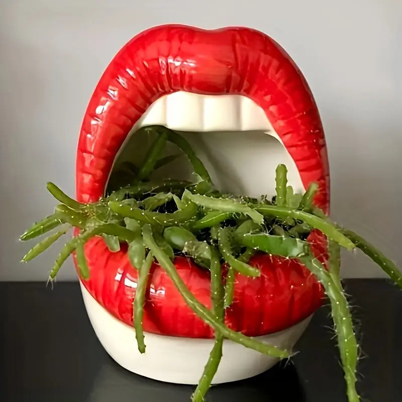 OMG ! Lips Planter / Vessel